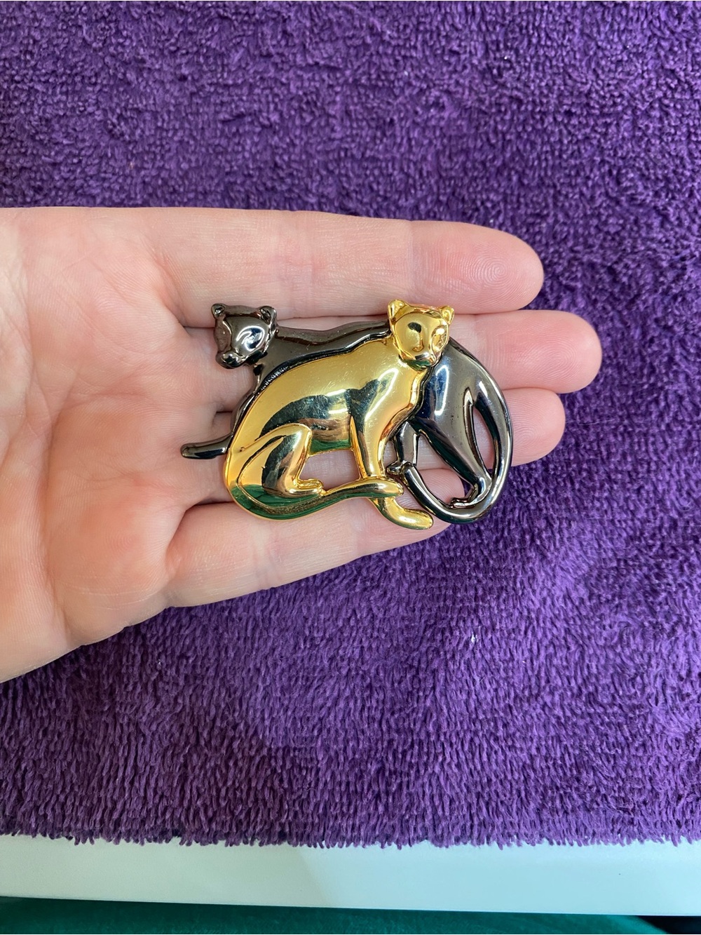 Liz Claiborne Two-Tone Cat Figural Brooch in Gold and Black